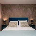 Sapphire Studio Apartment With Free Private Parking
