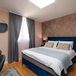 Sapphire Studio Apartment With Free Private Parking